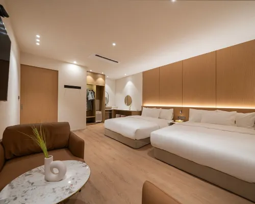Seongnam Brown Dot Hotels near Shingu Botanic Garden