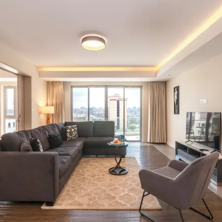 Capital M Ruby Line 1 Bed by YourHost,Nairobi Отели рядом с достопримечательностью «Уэстлендс»