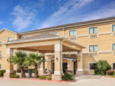GRANDER INN & SUITES by IHG Hotels in Tyler