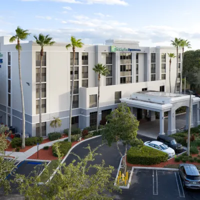 Holiday Inn Express & Suites KENDALL EAST - MIAMI by IHG Hotels near Dadeland Mall