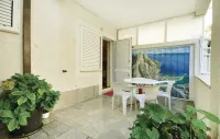Apartment Mate - 2-Star