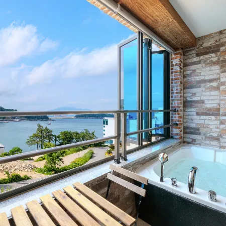 Yeosu View Forest Pension