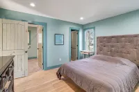 1 Mi to Campus: Modern Tulsa Home w/ Private Yard - Homestays