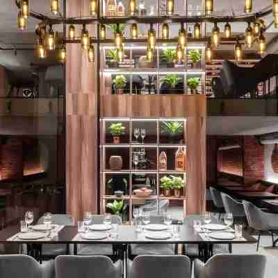 Thomas Albert Dining/Meeting Rooms