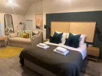 Exelby Green Dragon - Pet friendly