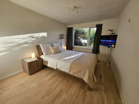Cozy Scandinavian Villa • Sauna & Nature Views Hotel a 