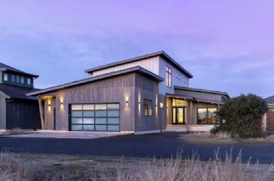 Ocean Oasis - Oceanfront Escape + Hot tub! Hotels in 