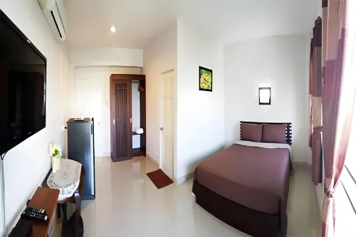 Pornkasem House