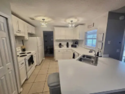 Adventure Coast: 4/2, Near Spring and Beach, Big Yard, Fenced