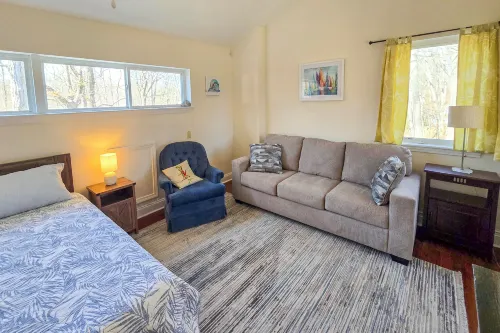 Pet-Friendly Cabin w/ Dock on Claytor Lake! - parking