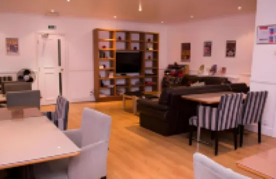 Smart Hyde Park View Hostel