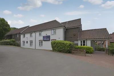 Travelodge London Chigwell ヘーノート周辺のホテル