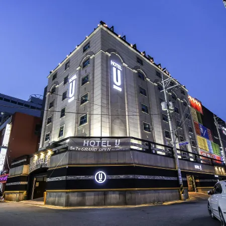 Hotel U