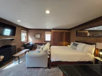 Washington Family Property, Upper Carriage House in Old Town on 107 S Lee Street