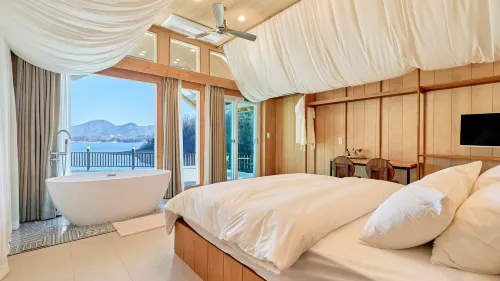 Detours Camp Club - 2-Star