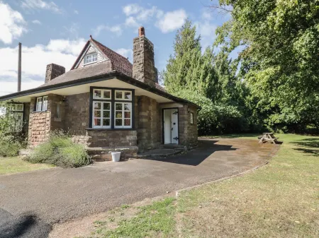 Raglan Lodge