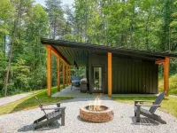 Love Shack Cabin at Trickle Creek Hotels in Marion Township