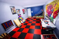 Luxury Retreat with Jacuzzi, Fire Pit and Playroom
