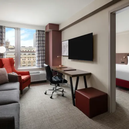 Hilton Garden Inn West 35th Street Отели рядом с достопримечательностью «Челси»