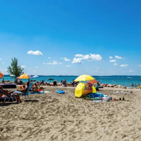 Elegant Holiday Home in Lazise with Swimming Pool Near Lake