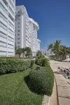 Marbella LUX Essence Beachfront Pool 11thfloor