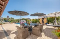 GuestReady - Gorgeous Villa Near the Lagoon - Kolam Renang