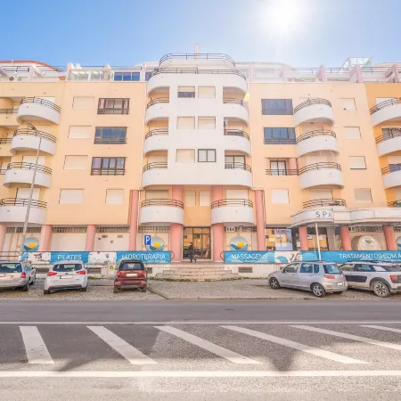 GuestReady - Sunshine at Costa da Caparica
