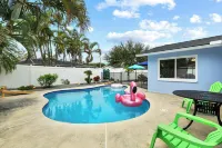 St. Pete Pool Oasis - Steps to the Beach!