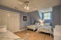Impeccable Home w/ Dock & Pool on Lake Wateree! - parking