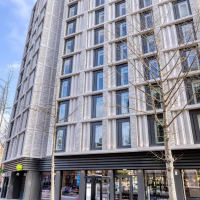 Hub by Premier Inn London Marylebone Các khách sạn gần Điện St. James