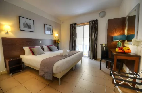 Carlton Hotel