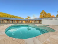 Hara House Hotels in Bright