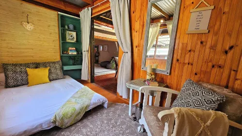 Crabb Cottage and Escape - Apartments