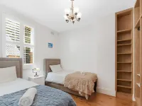 Metawise Luxury 3BR Terrace in The Heart of Sydney Hotels in Millers Point