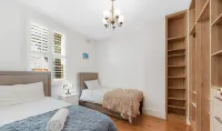 Metawise Luxury 3BR Terrace in The Heart of Sydney