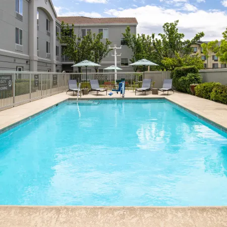 Hampton Inn & Suites Redding