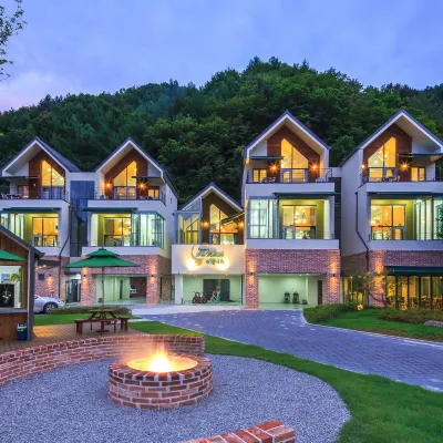 Gapyeong Pool Villa Wellness Spa Pool Villa Отели рядом с достопримечательностью «Храм Тэвонса»