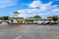 Super 8 by Wyndham Gaffney - parking