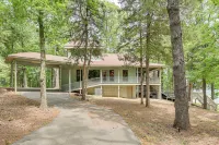 Lakefront Winnsboro Home w/ 20+ Acres! - 3-Star