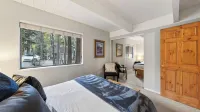 Incline Pines Retreat by Avantstay Private Hot Tub + Wraparound Deck + Views Near Dining and Shops - Country Houses