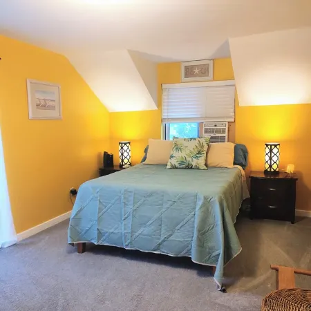 Bright Beautiful beach theme home walking distance to Lake Michigan & downtown!