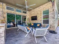 The Pineapple Oasis Pool And Spa Retreat - Homestays