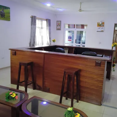 Renajoe Exclusive Guesthouse Tema Community 9