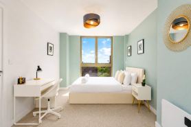 Stylish 1 Bed Sleeps 3 - Old Trafford - City Centre Tram Access