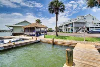 3BR Condo on the Bay w/ Pool and Perks - Bintang 3