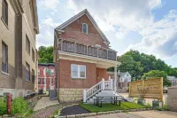 Walk Downtown: Inviting Historic Home in Dubuque! - spa
