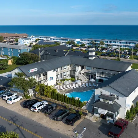 A Wave Inn - Montauk