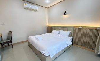 Pakpon Cafe and Bed
