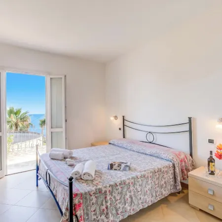 Palms Villa - Sea View - Happy Rentals
