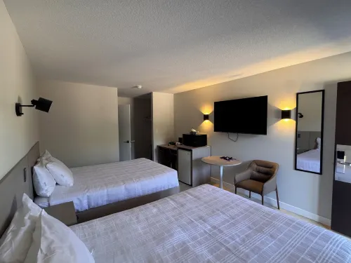 Coast Red Deer Hotel - Wi-Fi